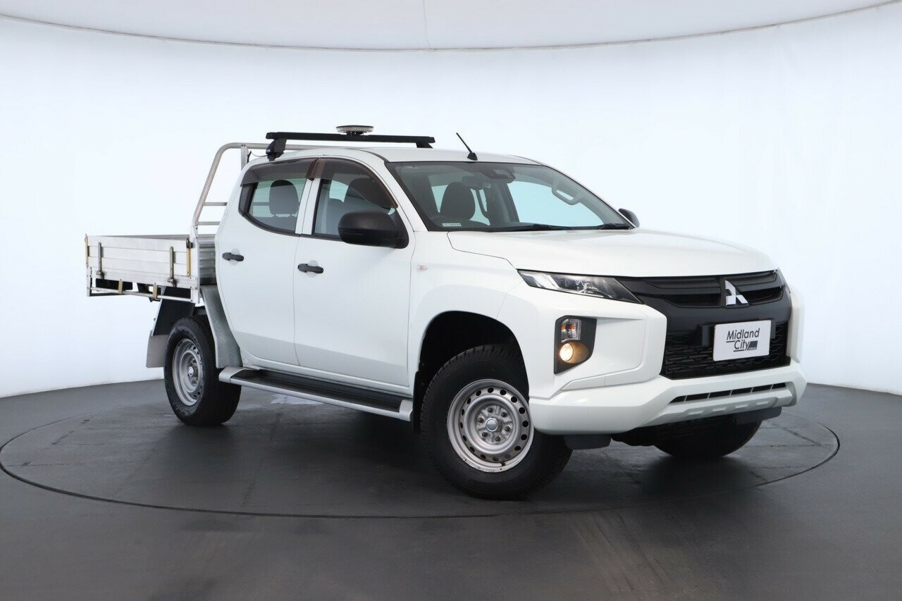 Mitsubishi Triton image 1