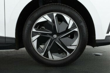 Toyota Landcruiser image 3