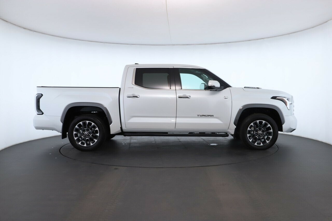 Toyota Tundra image 2