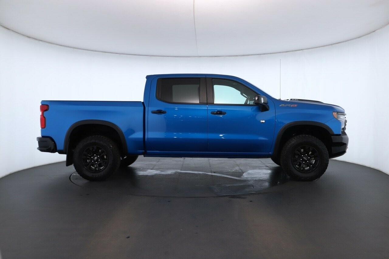 Chevrolet Silverado image 2