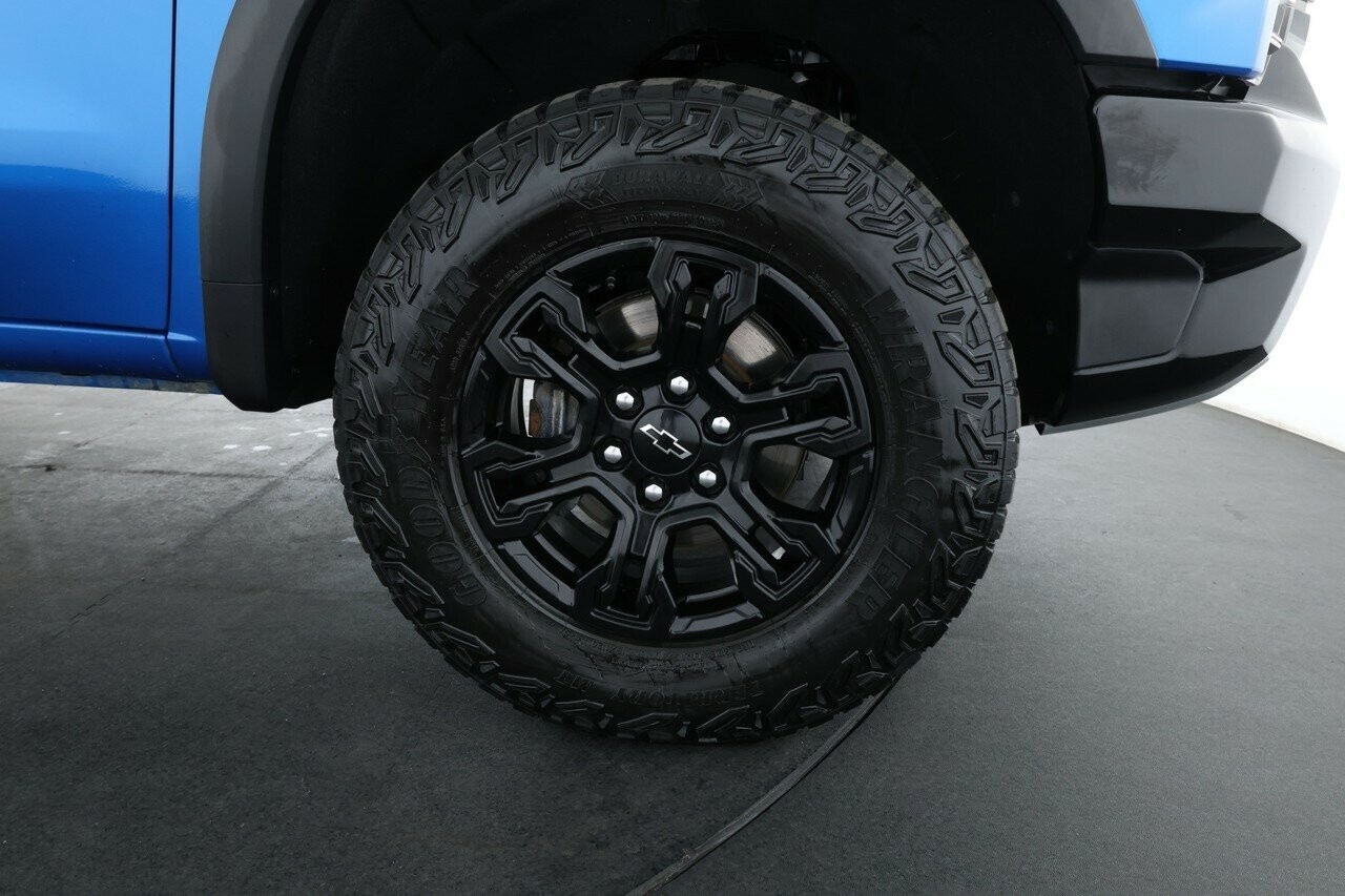 Chevrolet Silverado image 3