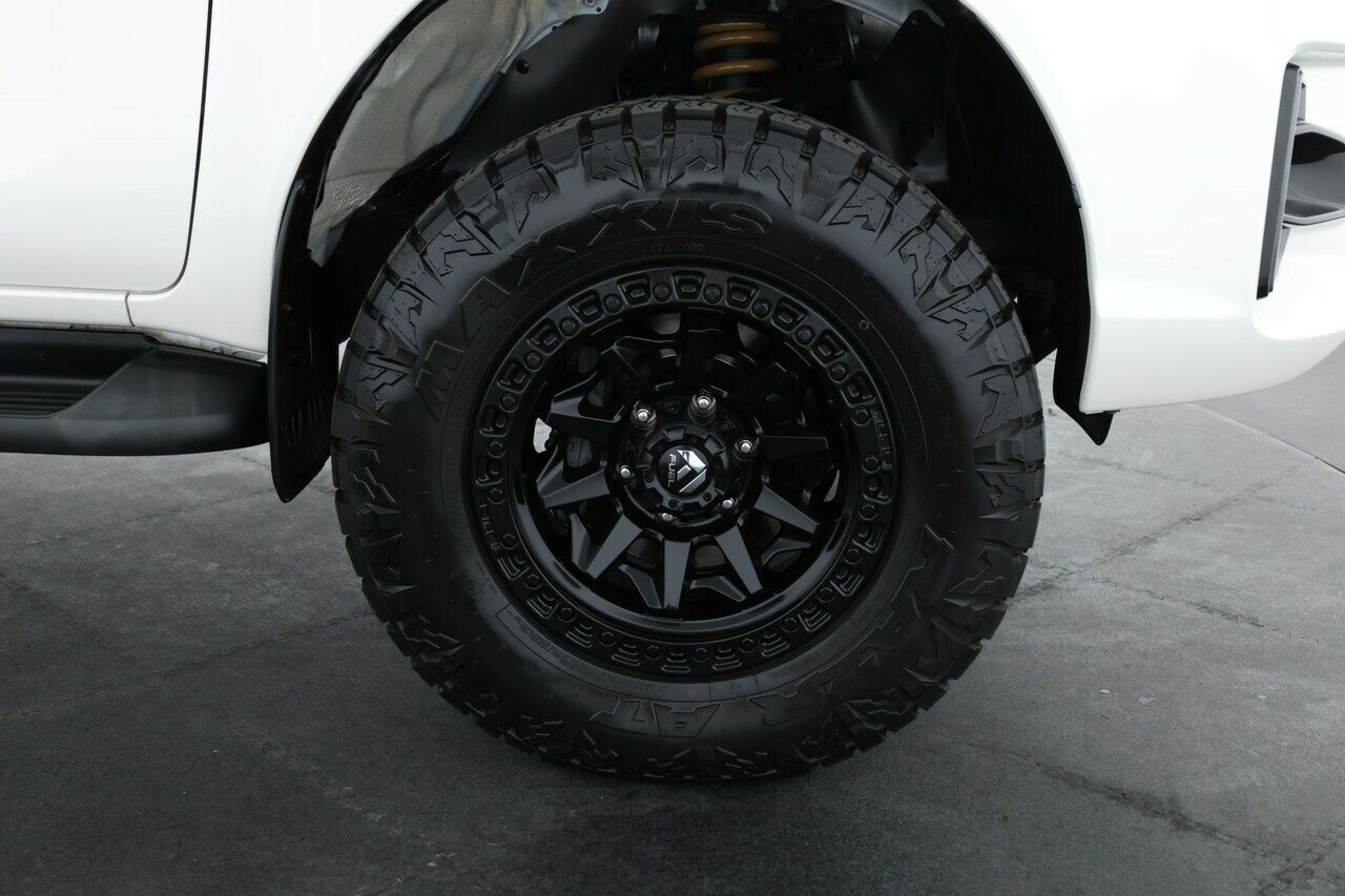 Toyota Hilux image 3