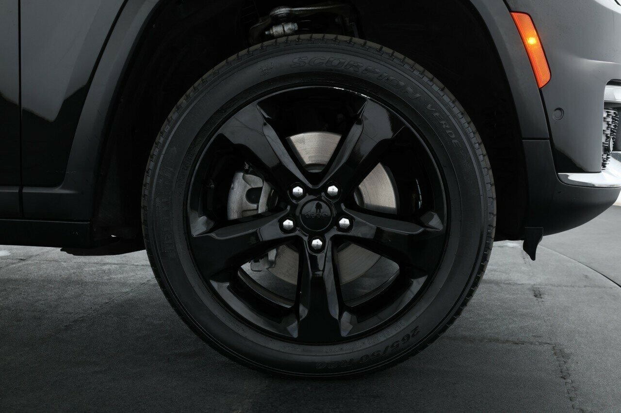 Jeep Grand Cherokee image 3