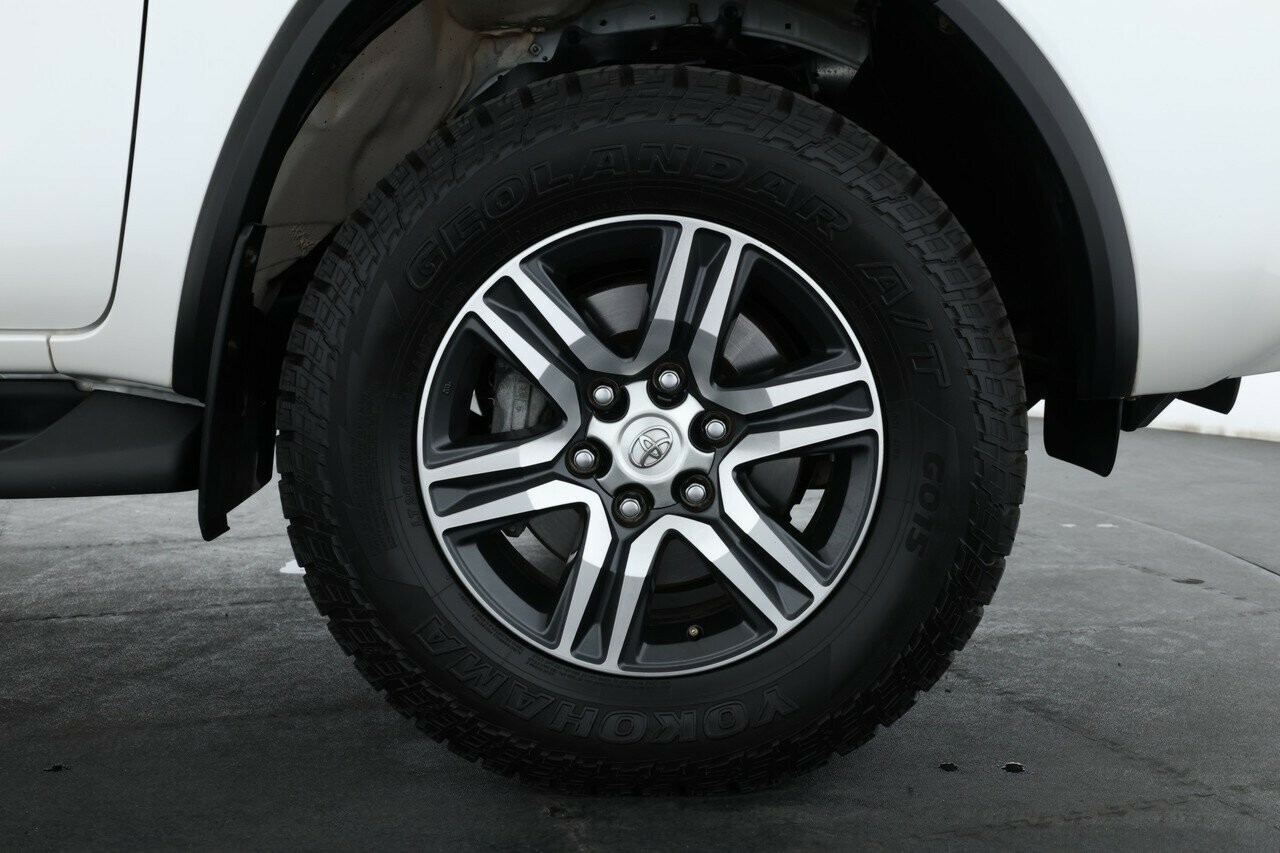 Toyota Fortuner image 3