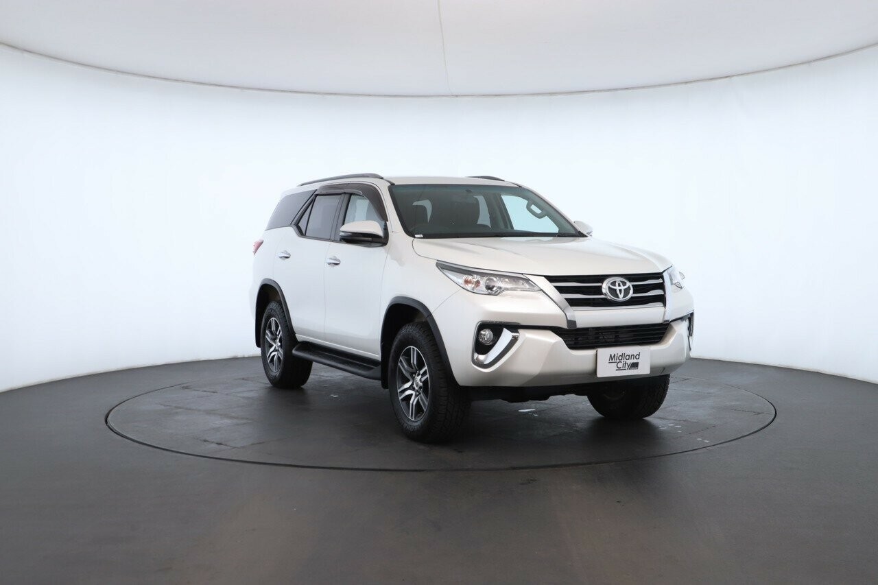 Toyota Fortuner image 4
