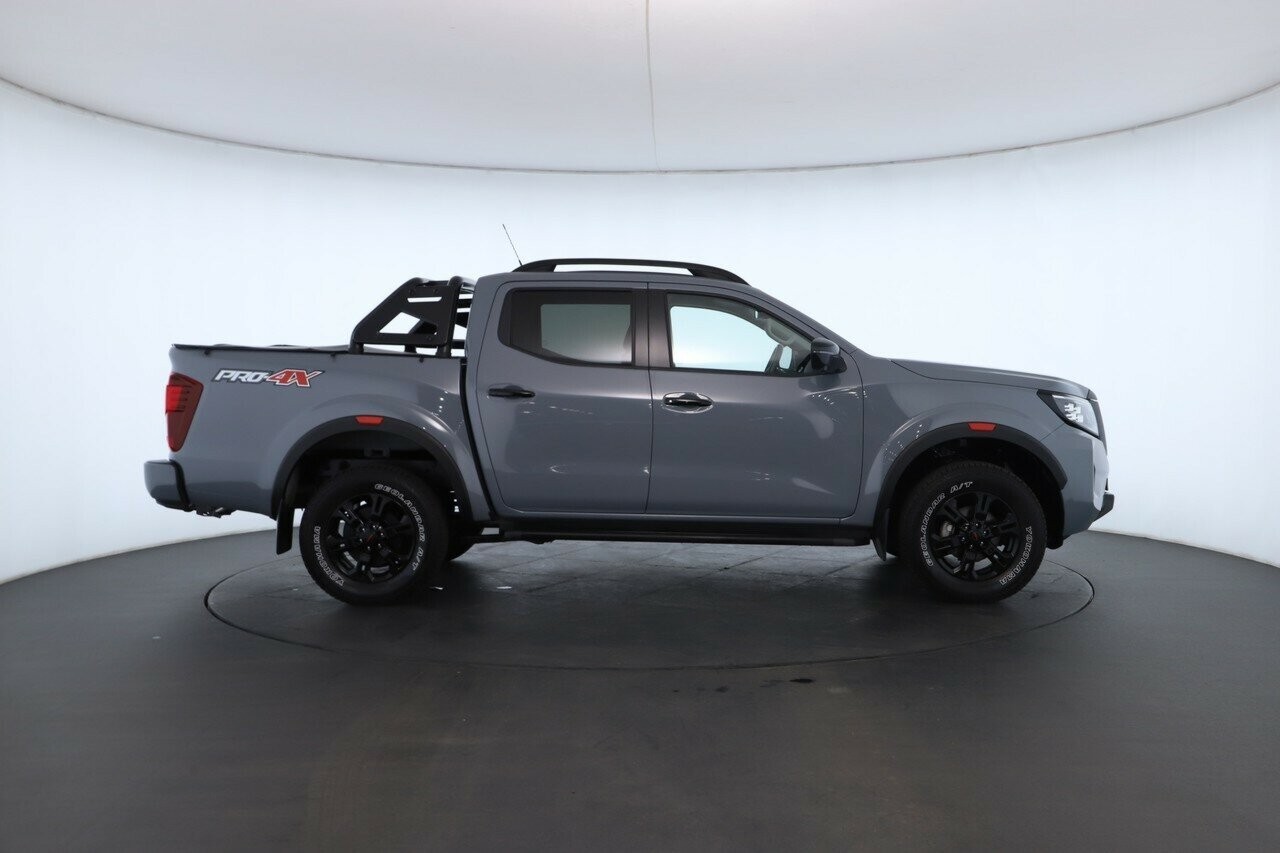 Nissan Navara image 2