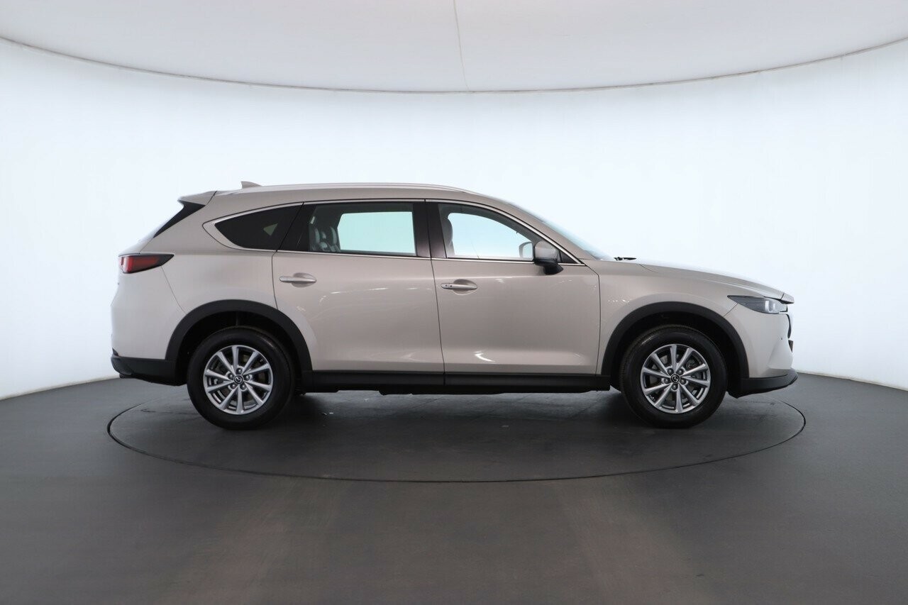 Mazda Cx-8 image 2