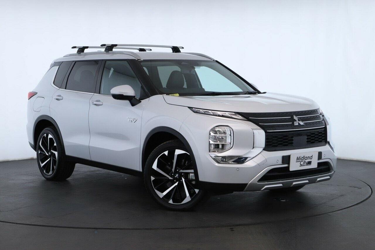 Mitsubishi Outlander image 1