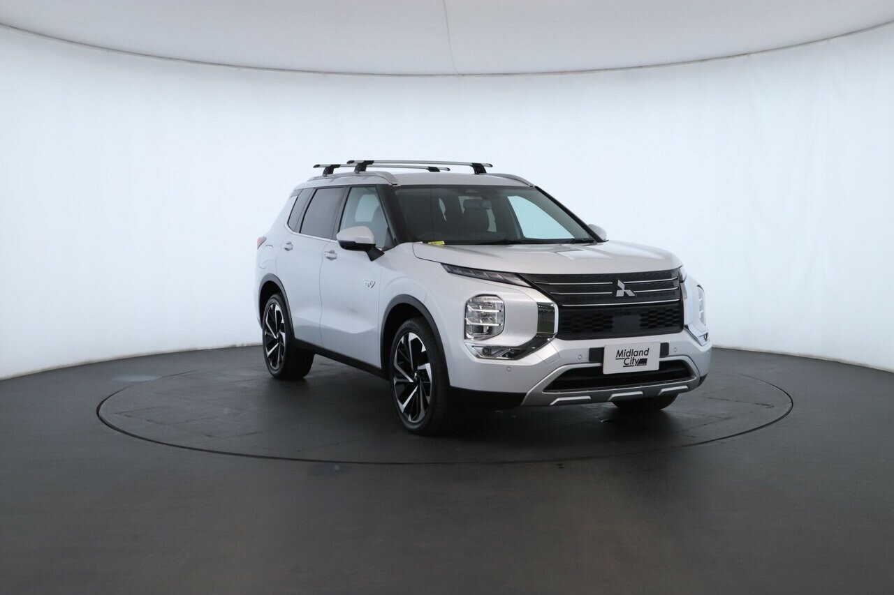 Mitsubishi Outlander image 4