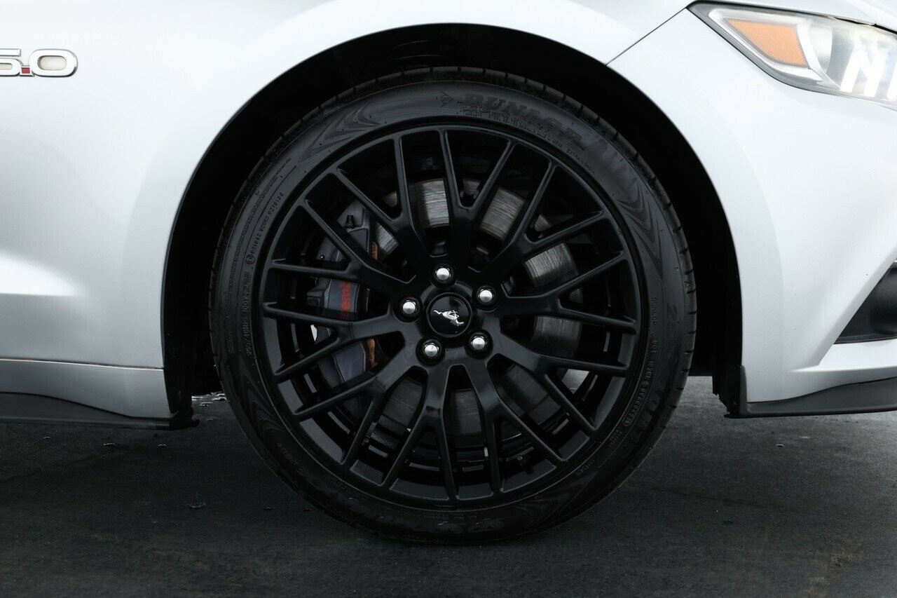 Ford Mustang image 3