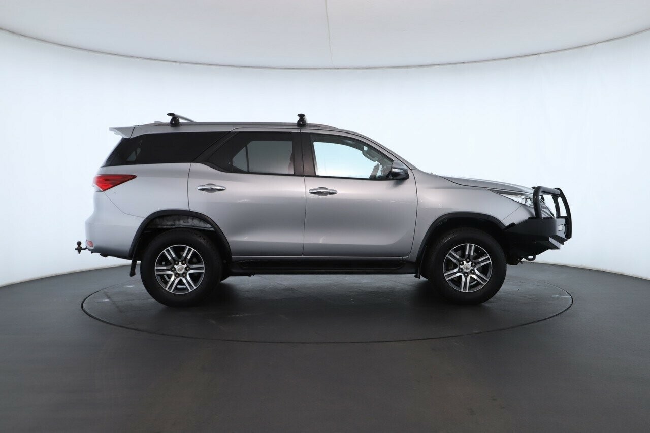 Toyota Fortuner image 2