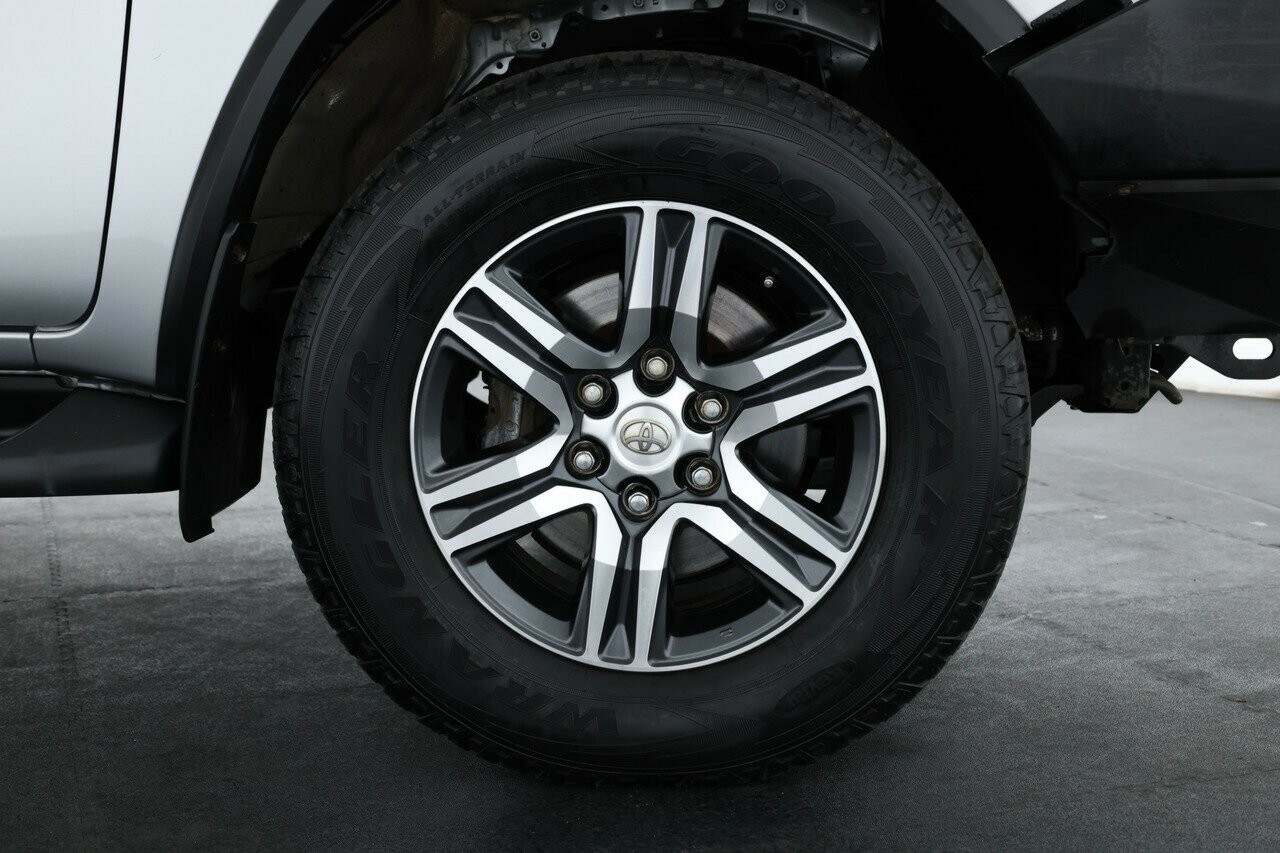 Toyota Fortuner image 3