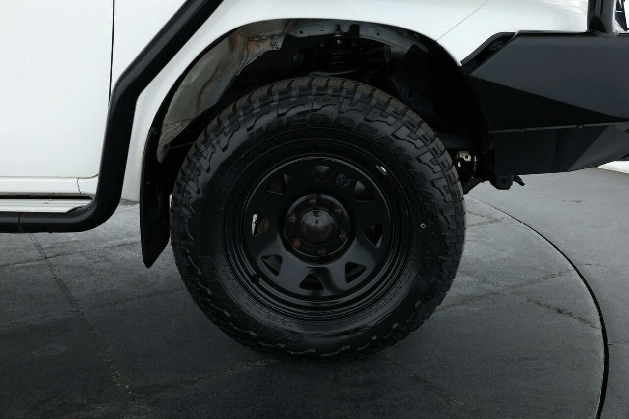 Toyota Hilux image 3