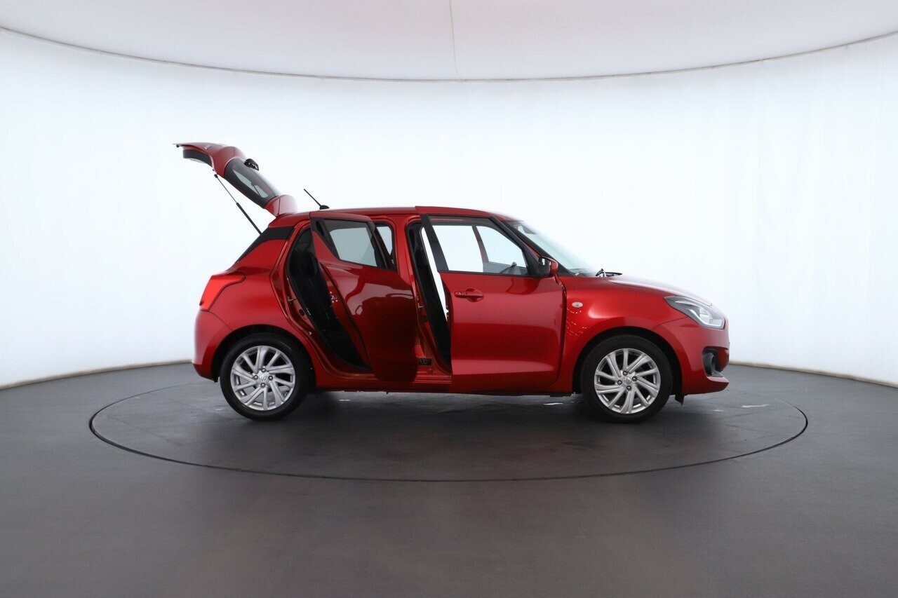 Suzuki Swift image 2
