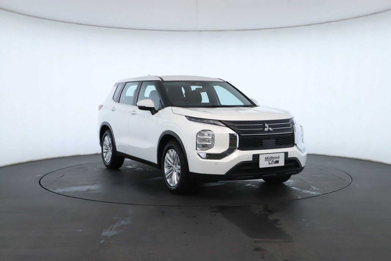 Mitsubishi Outlander image 4