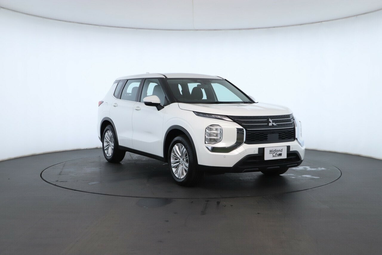 Mitsubishi Outlander image 4
