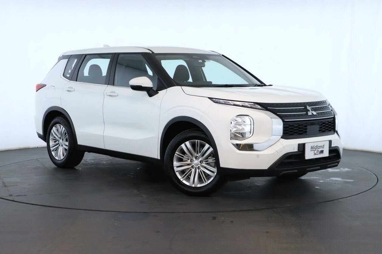 Mitsubishi Outlander image 1
