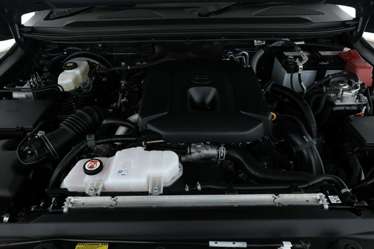 Toyota Landcruiser Prado image 3