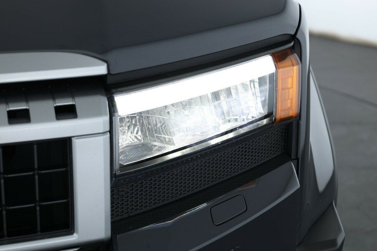 Toyota Landcruiser Prado image 4