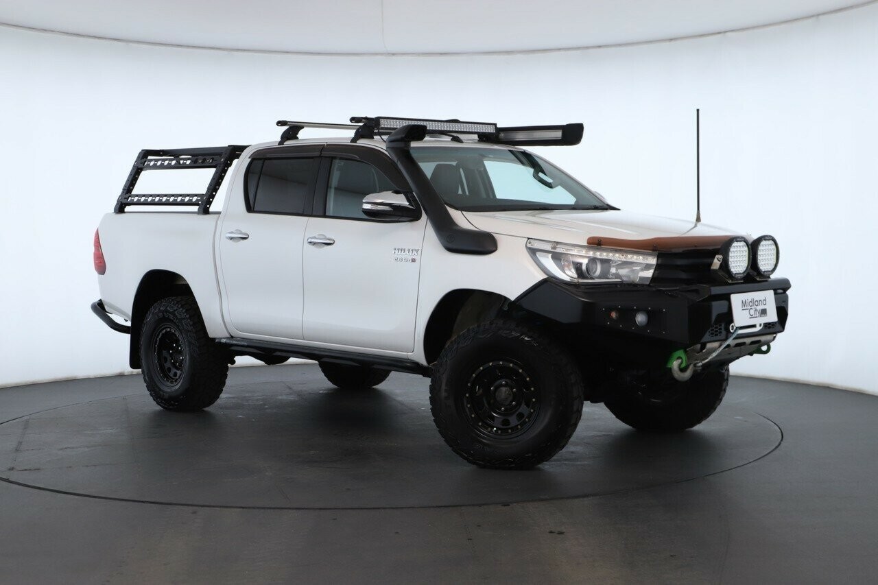Toyota Hilux image 1
