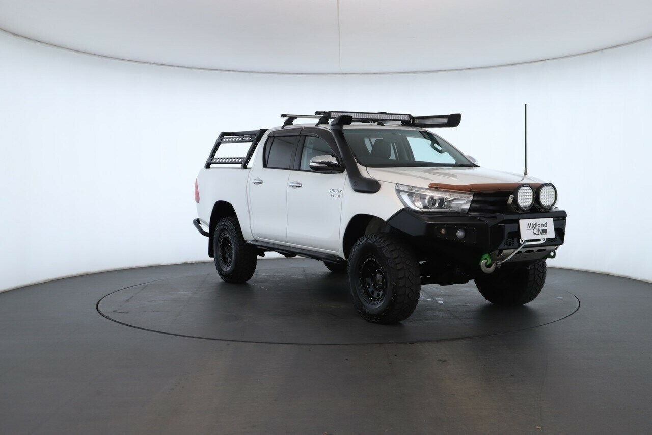 Toyota Hilux image 4