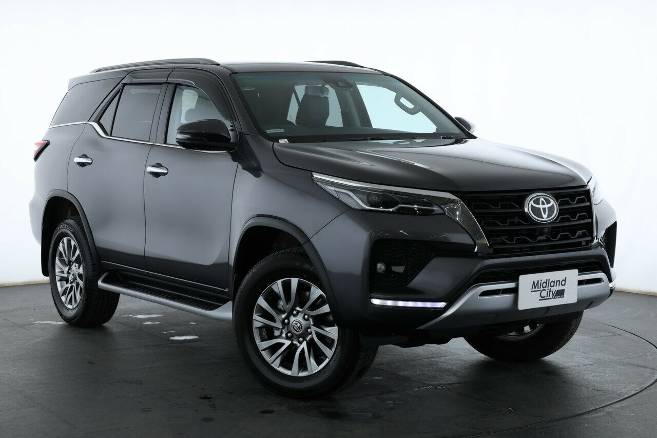 Toyota Fortuner image 1
