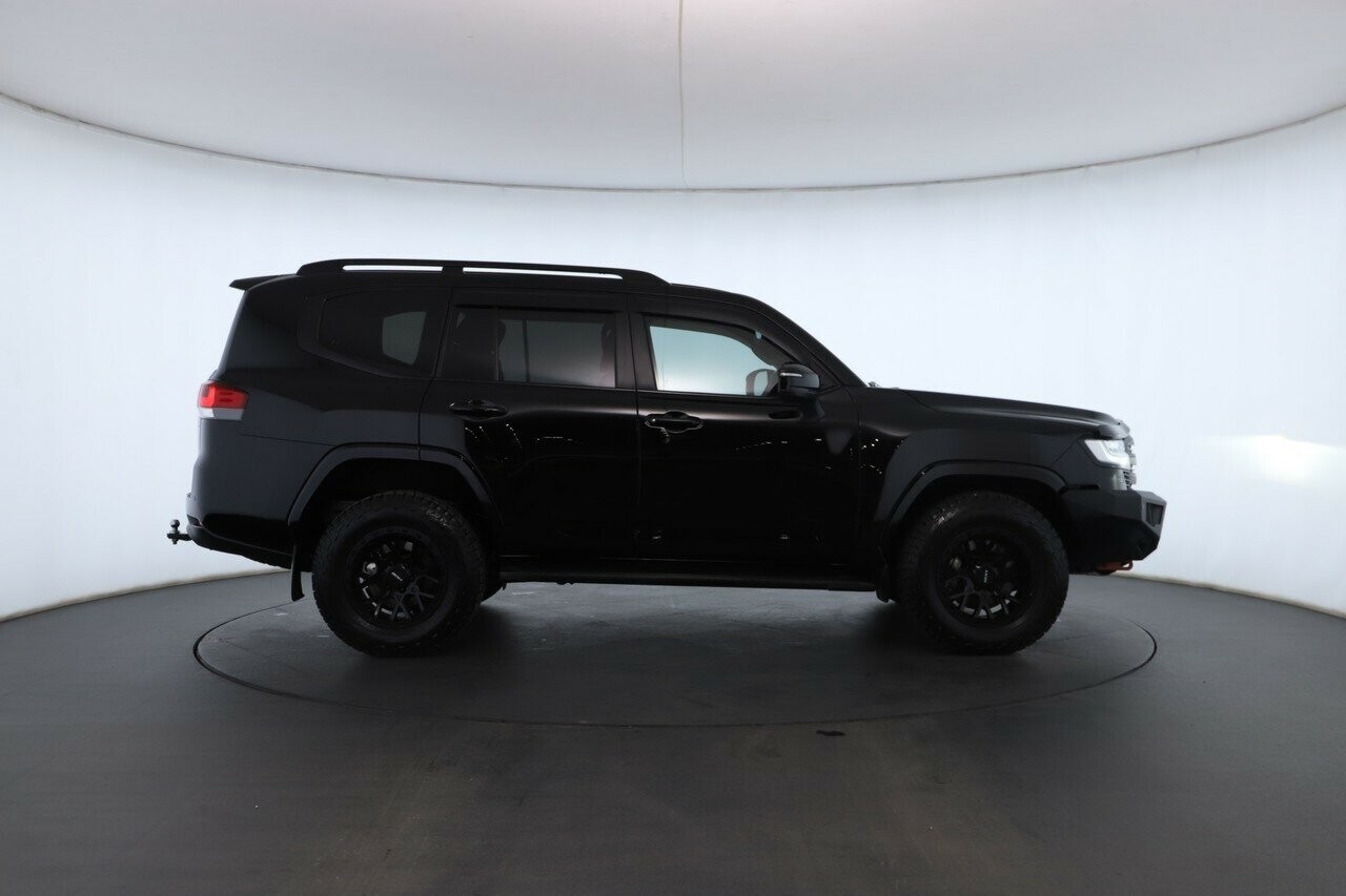 Toyota Landcruiser image 3