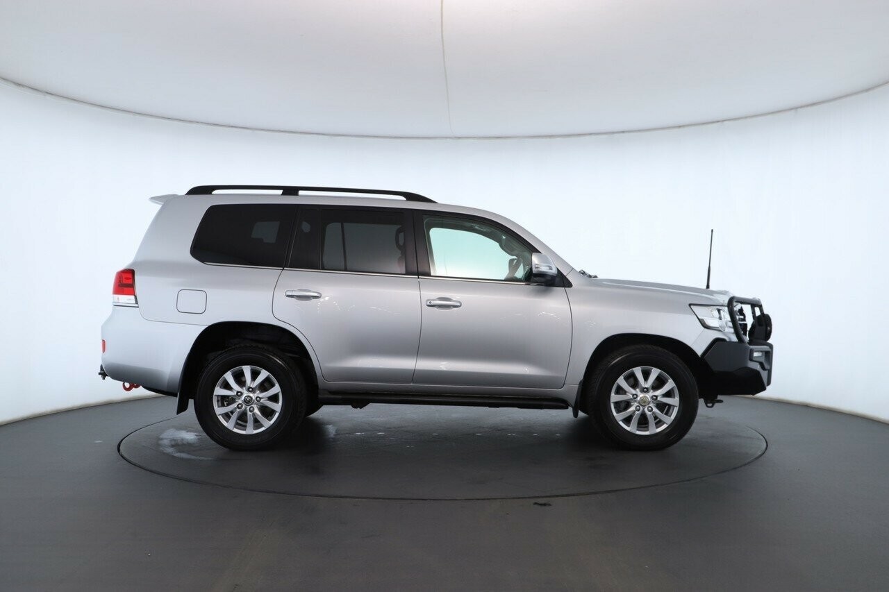 Toyota Landcruiser image 3