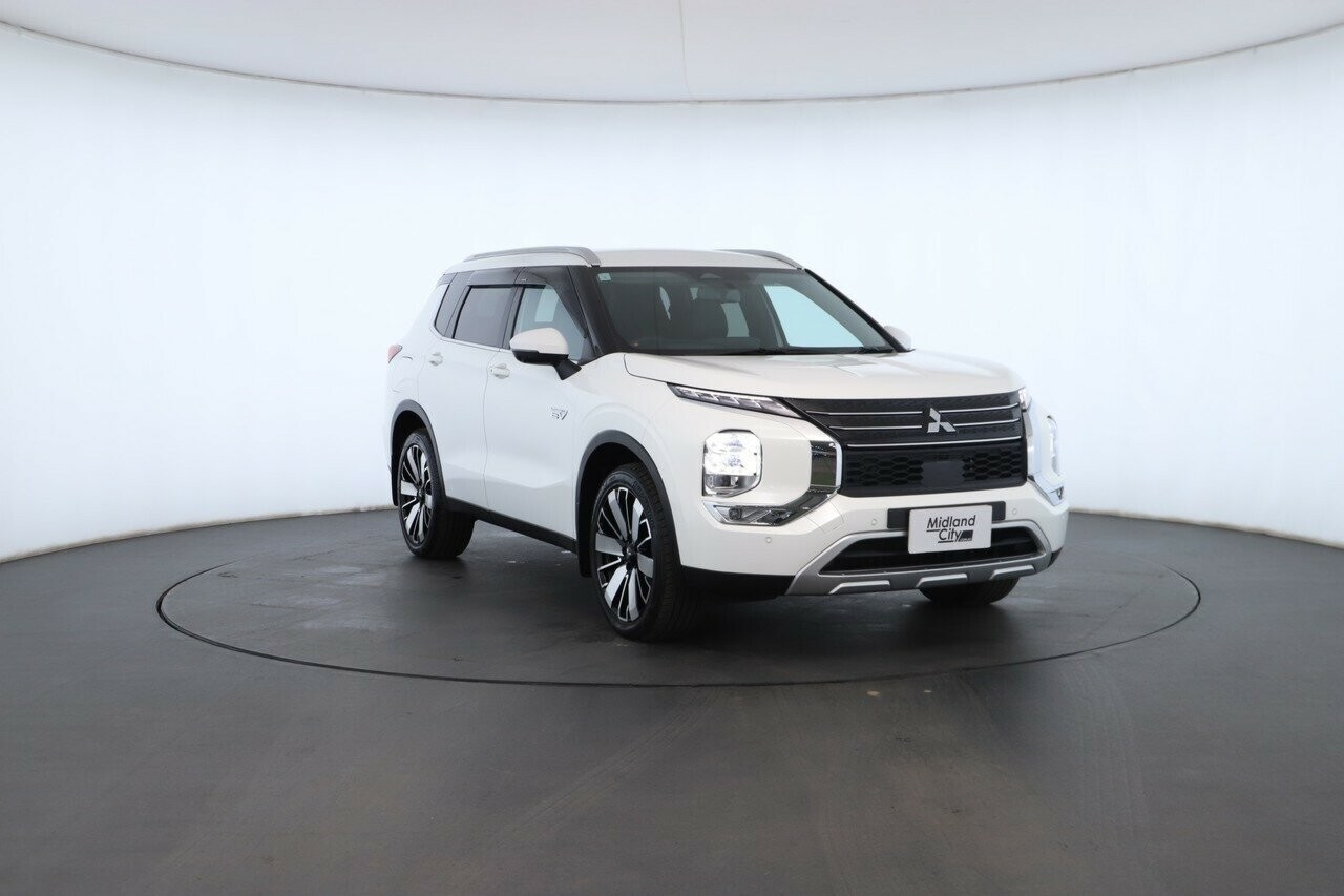 Mitsubishi Outlander image 4