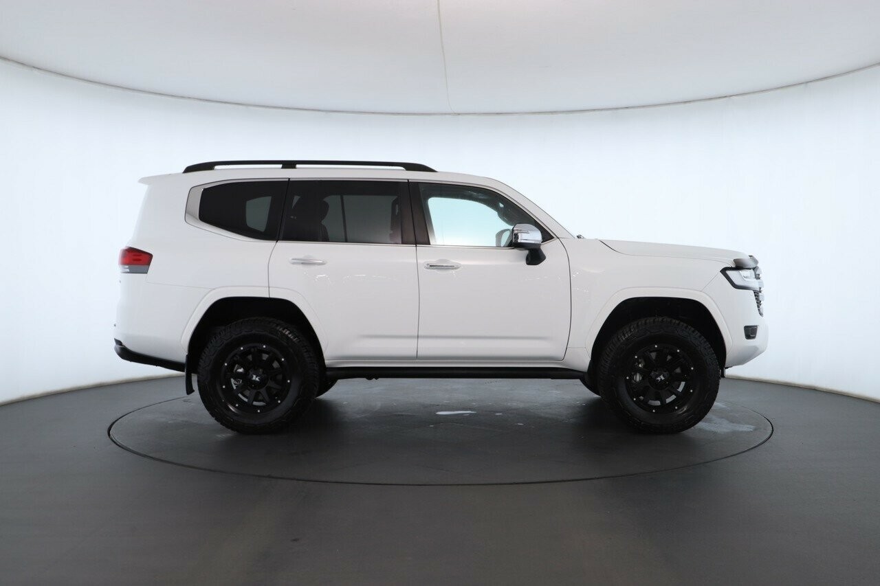 Toyota Landcruiser image 3
