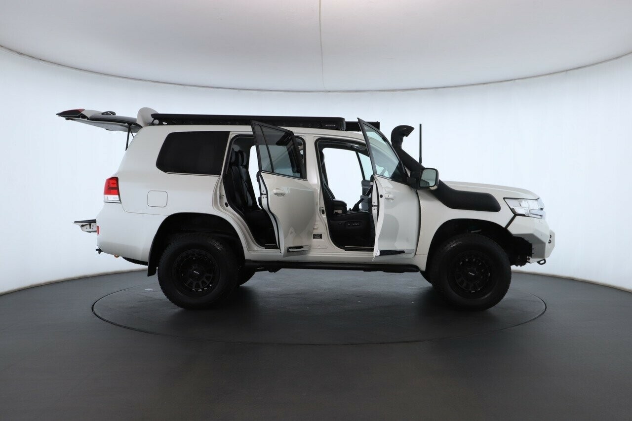 Toyota Landcruiser image 3