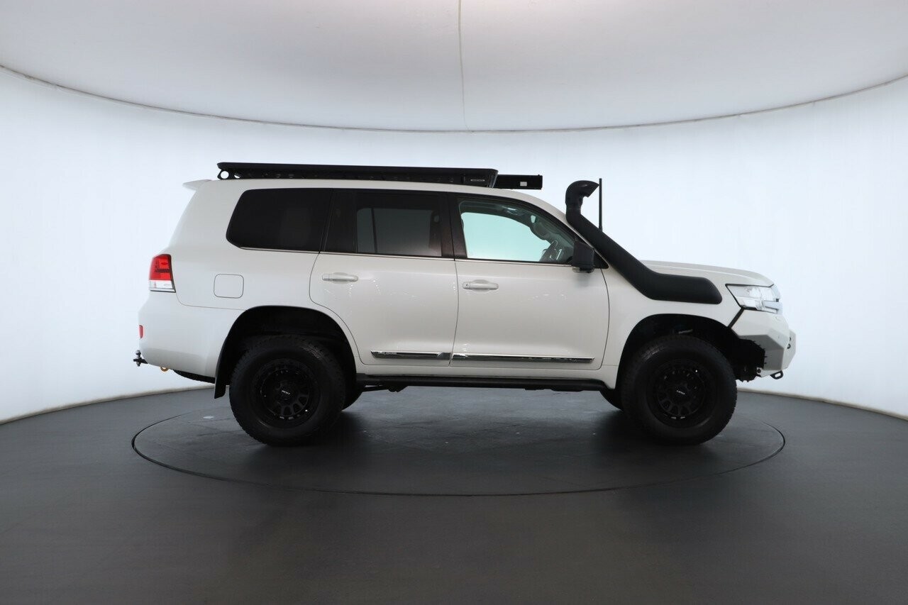Toyota Landcruiser image 4