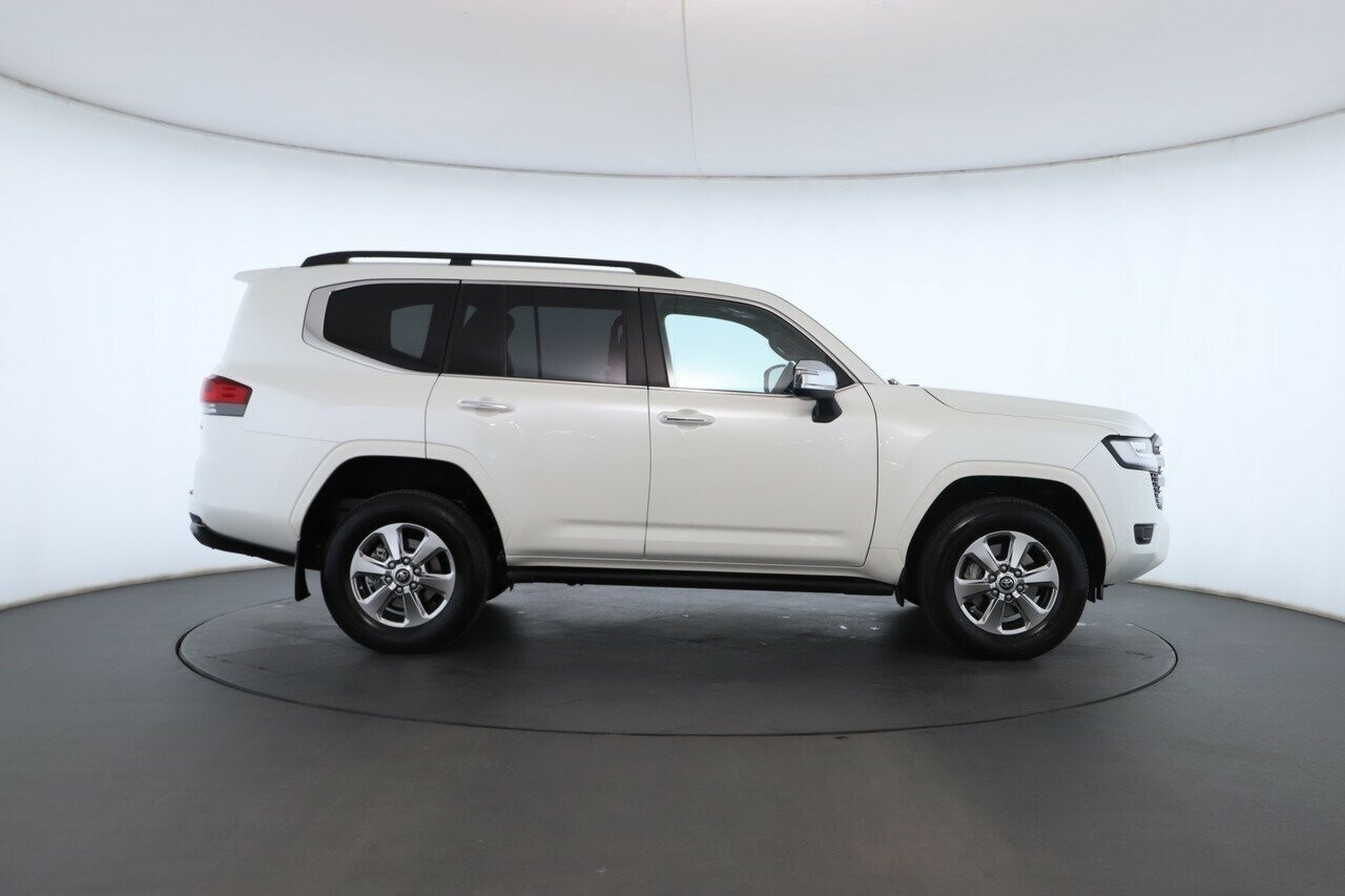 Toyota Landcruiser image 2