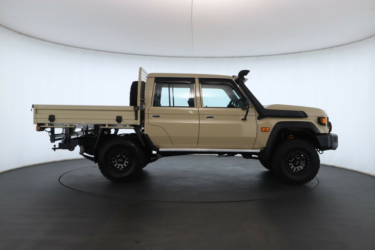 Toyota Landcruiser image 2