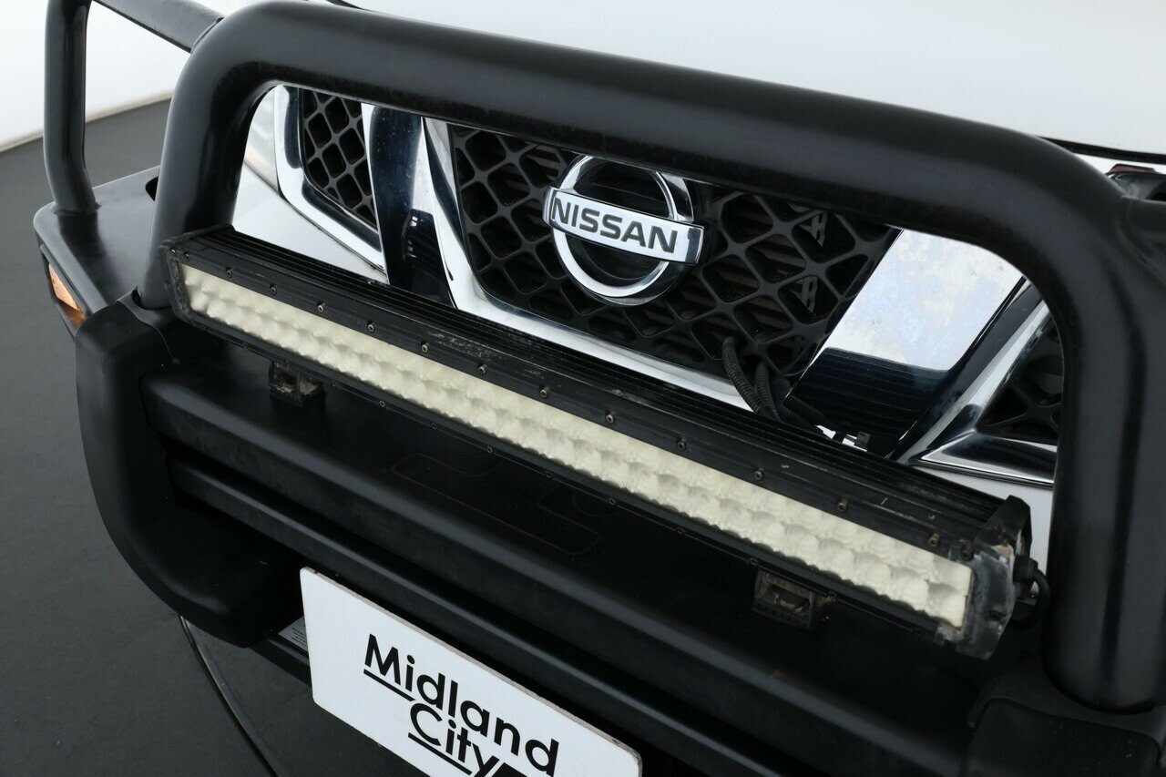 Nissan Navara image 4