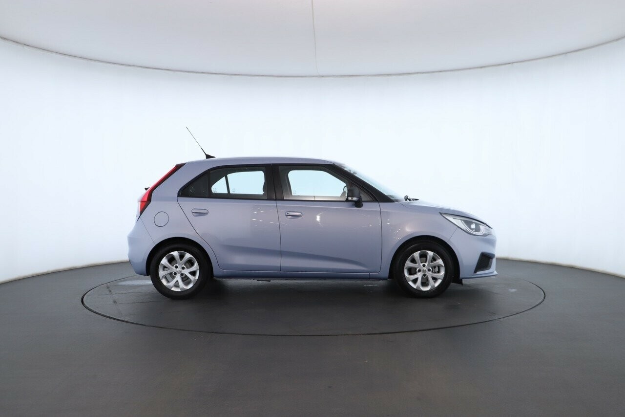 MG Mg3 image 2