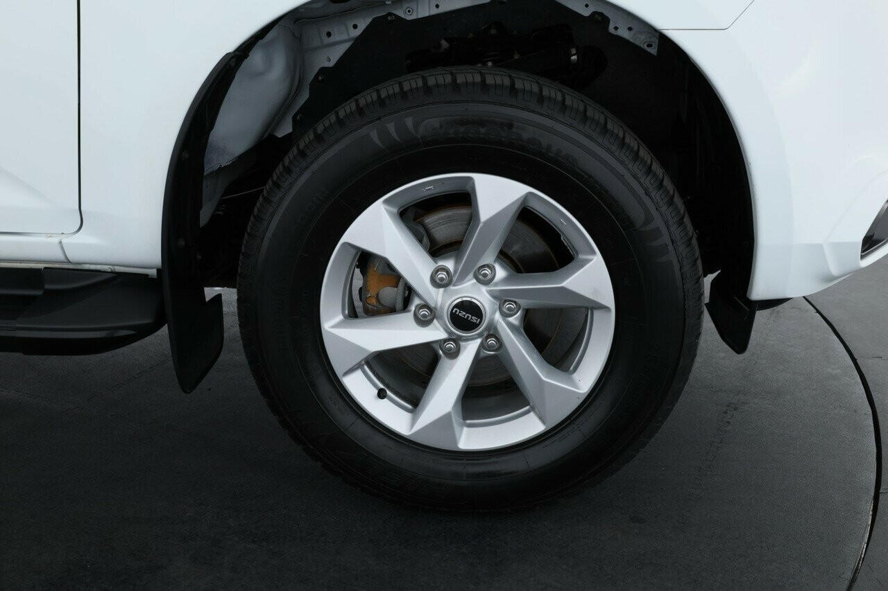 Isuzu Mu-x image 4