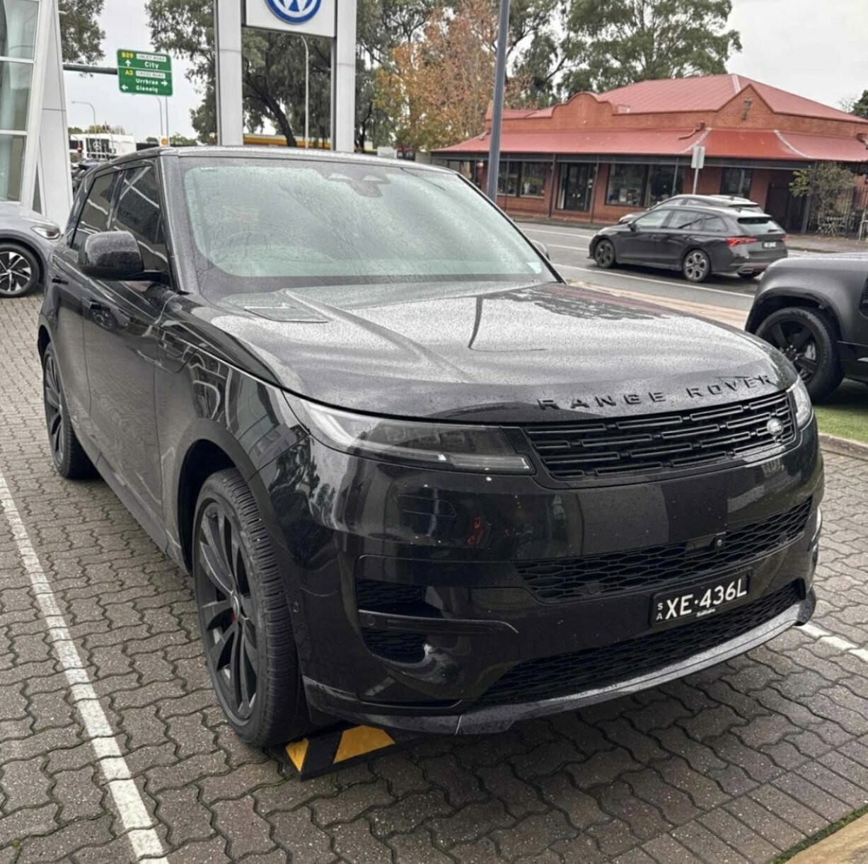 Land Rover Range Rover Sport image 1