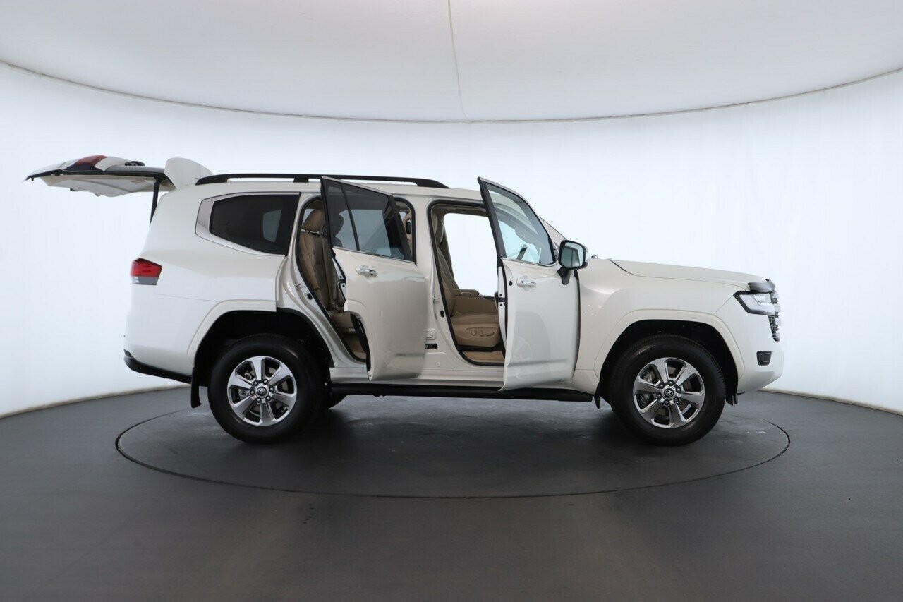 Toyota Landcruiser image 2