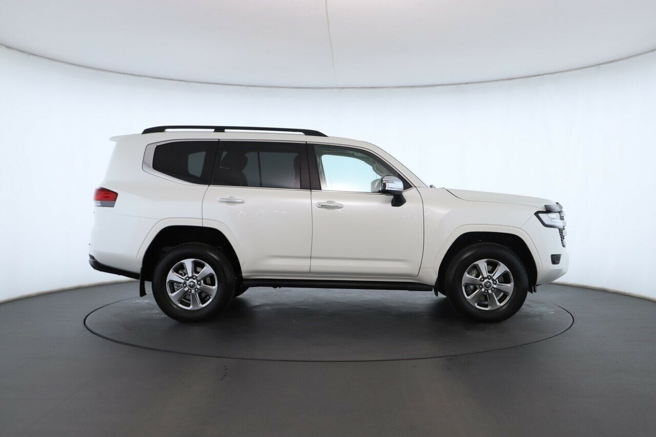 Toyota Landcruiser image 3