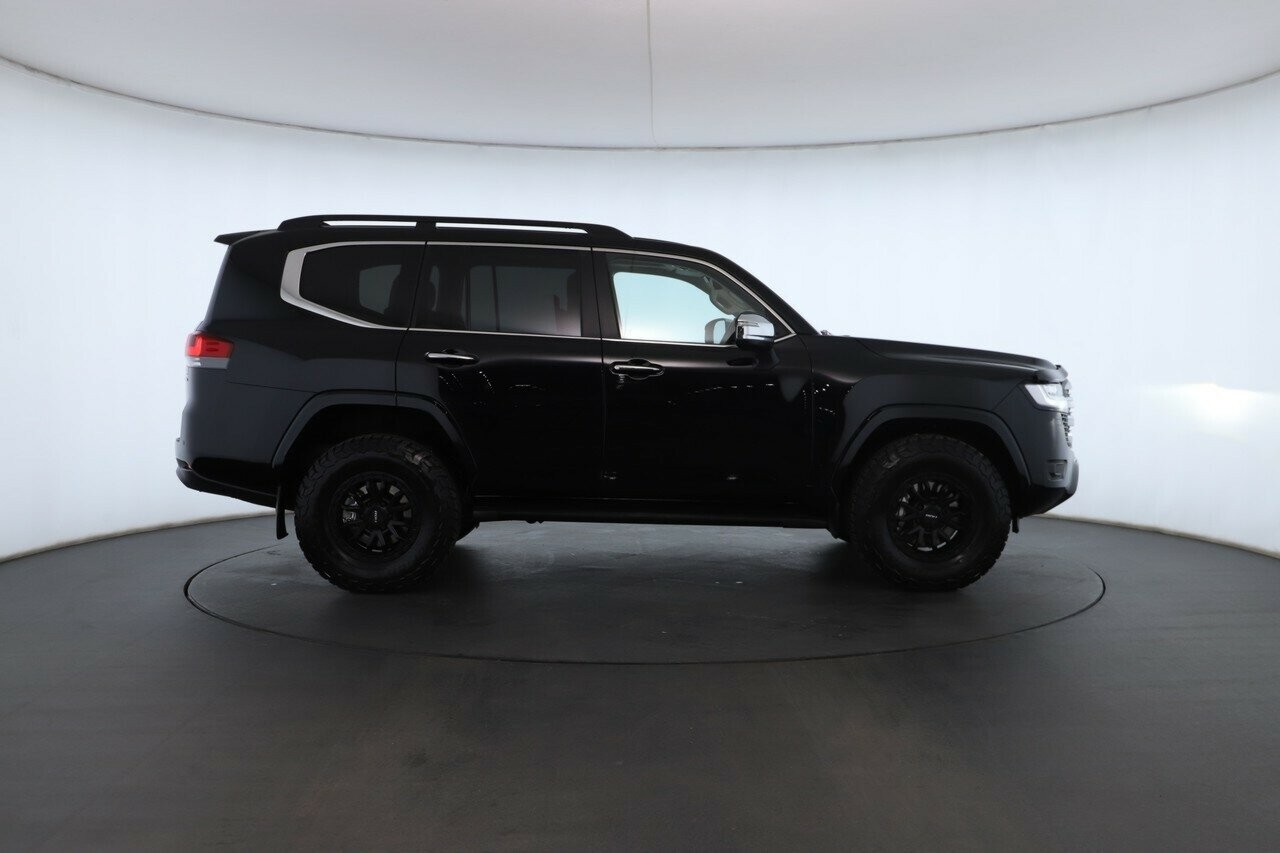 Toyota Landcruiser image 3