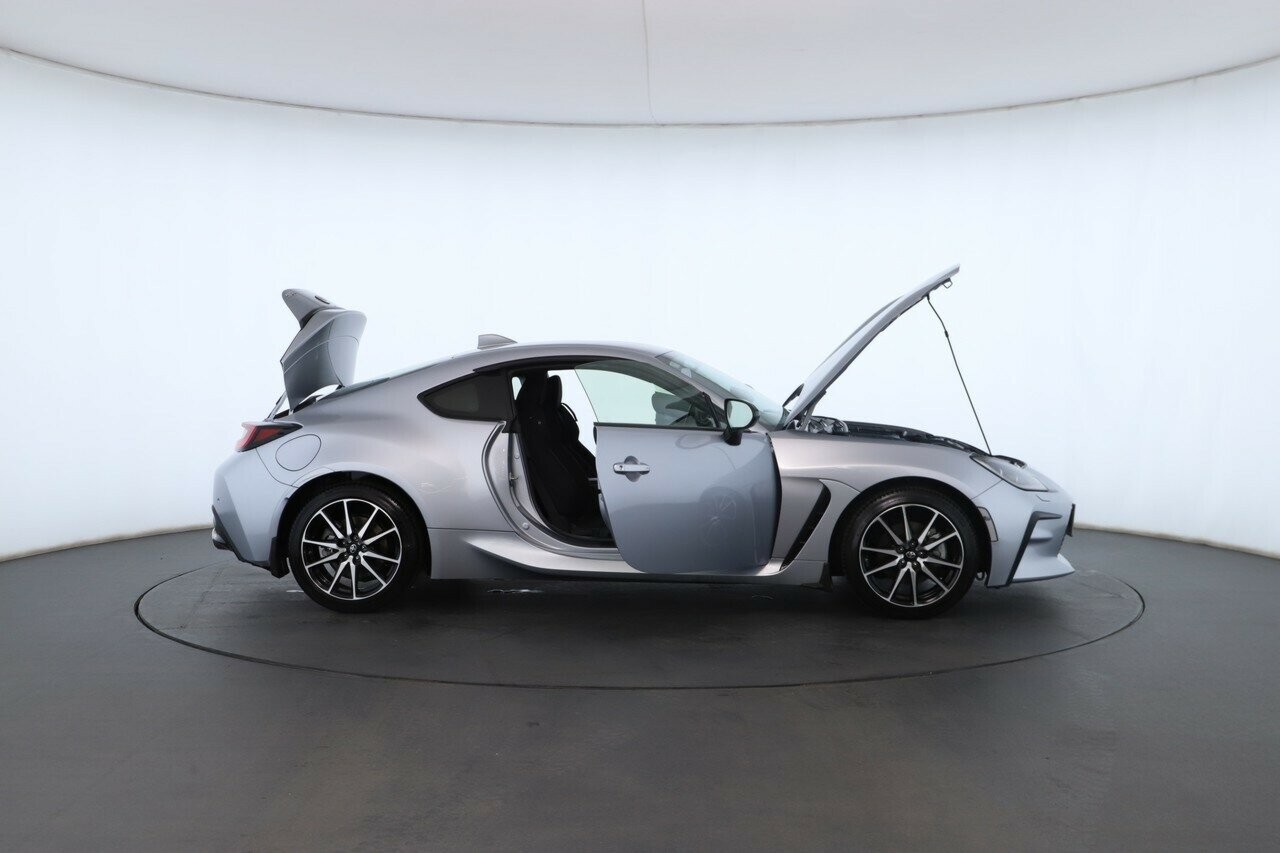 Toyota Gr86 image 2