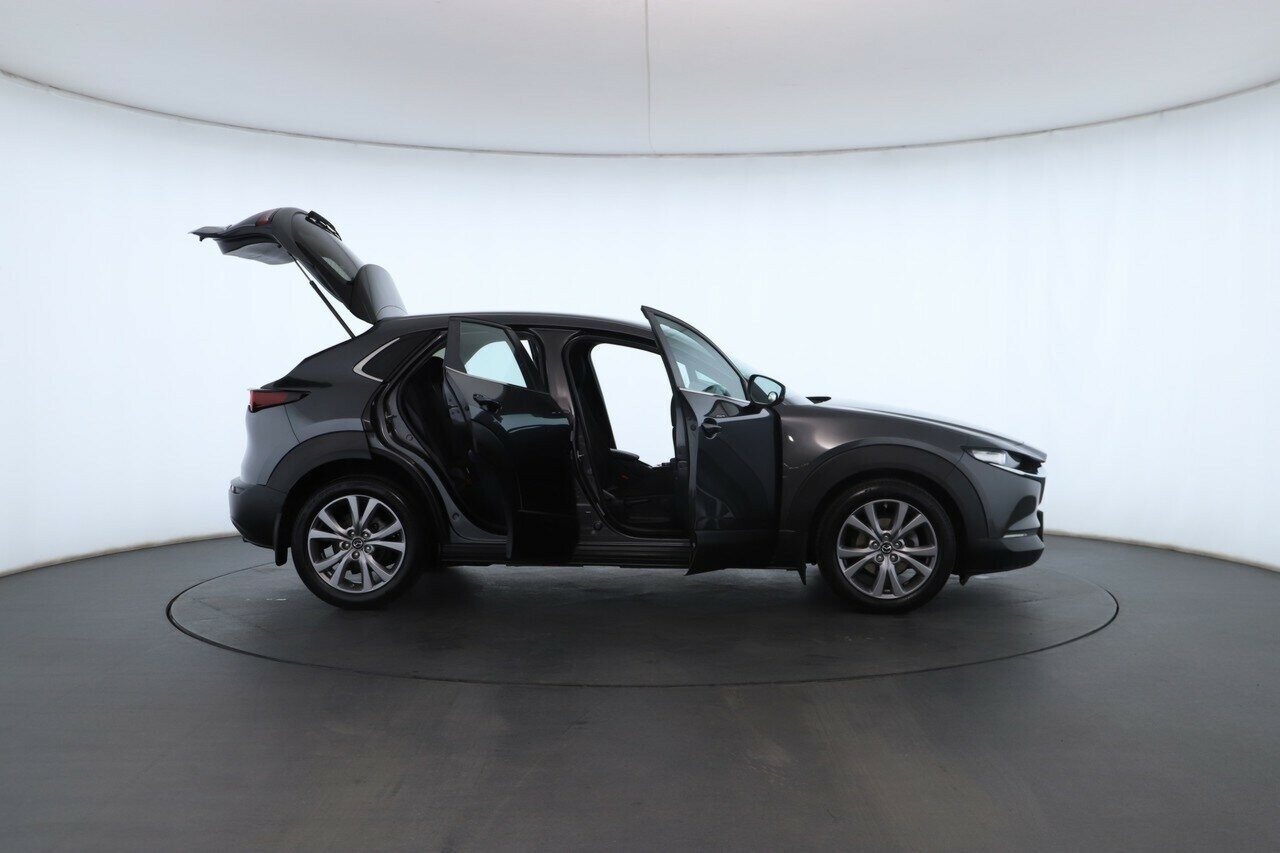 Mazda Cx-30 image 2