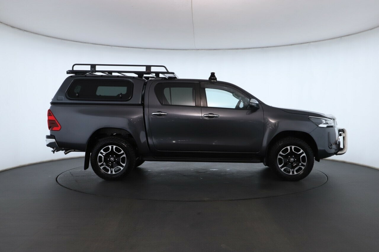 Toyota Hilux image 3