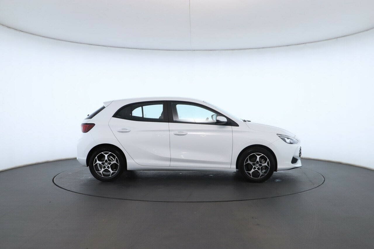 MG Mg3 image 3
