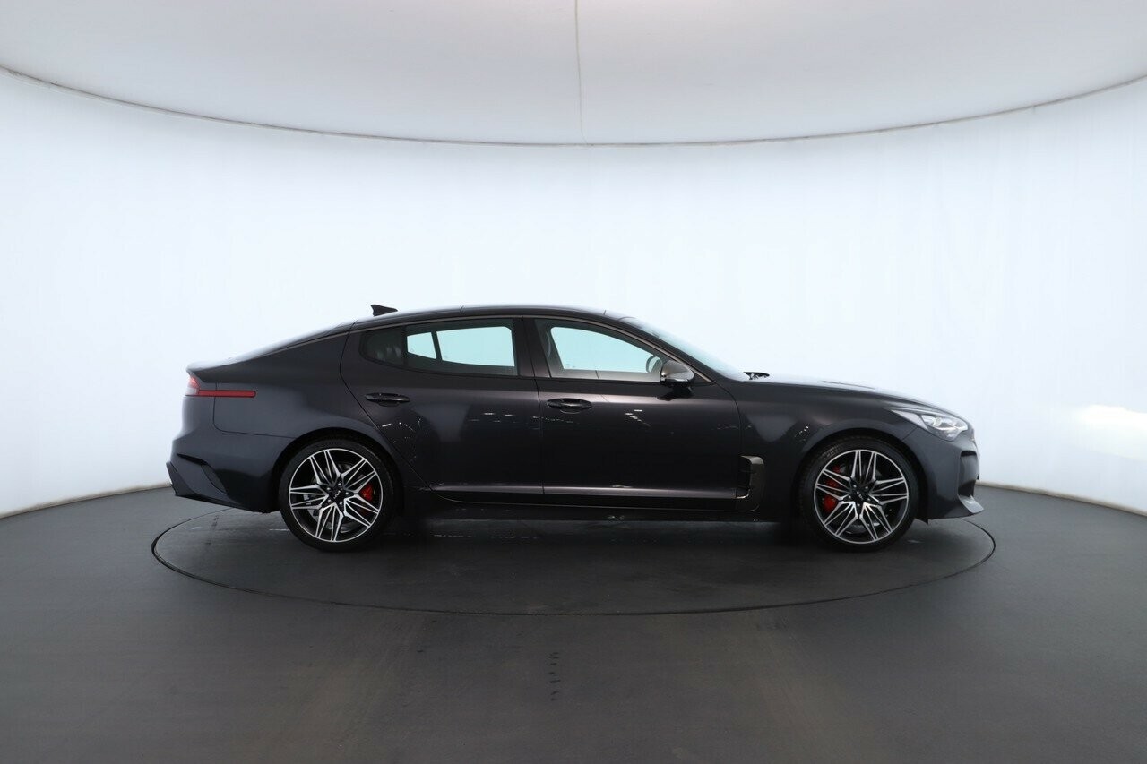 Kia Stinger image 3