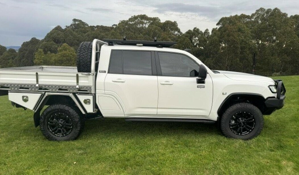 Toyota Landcruiser image 2