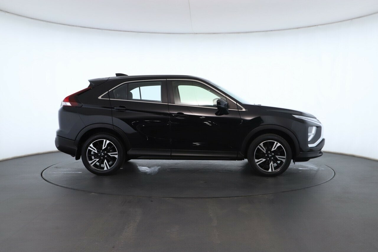 Mitsubishi Eclipse Cross image 3