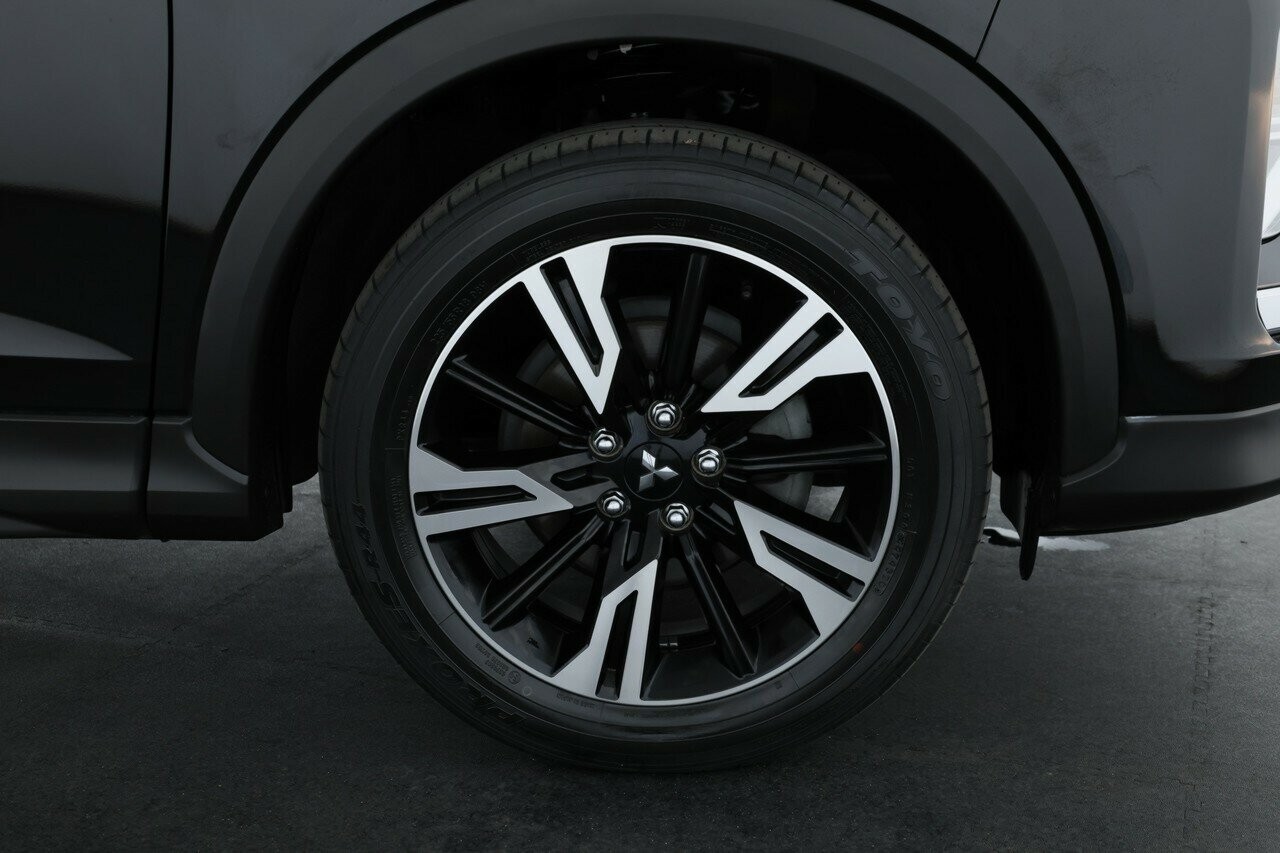 Mitsubishi Eclipse Cross image 4
