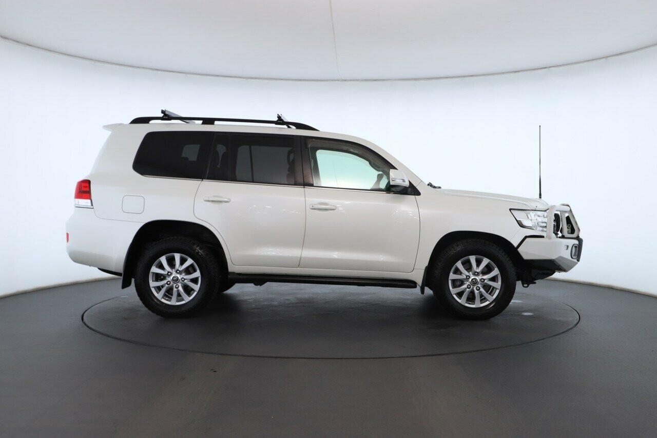 Toyota Landcruiser image 3